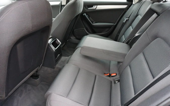 Audi A4 cena 37900 przebieg: 173000, rok produkcji 2011 z Brzozów małe 232